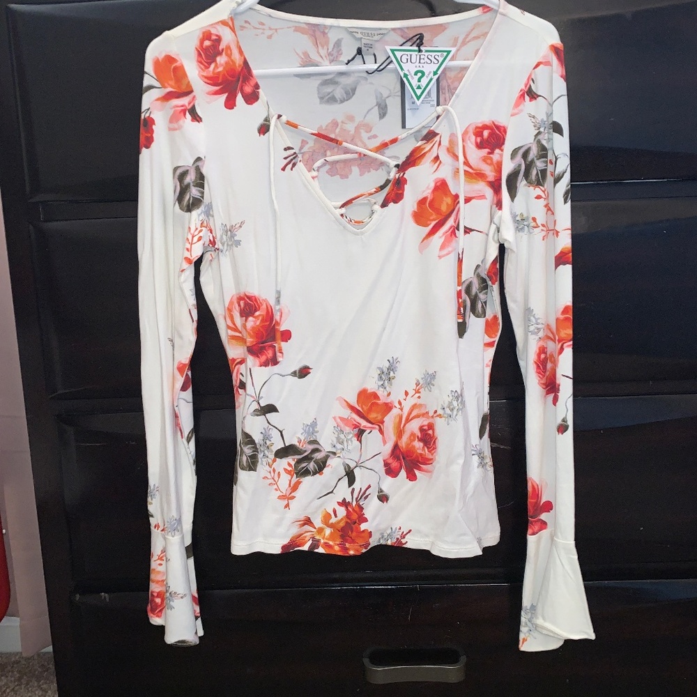 Guess Floral Longsleeve Top Size Medium w/ Tags